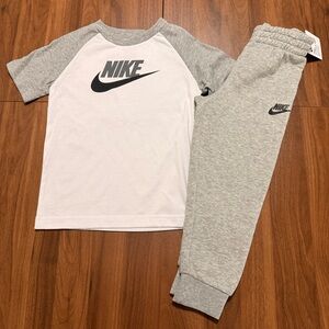 Nike Boys 2-Piece T-Shirt & Joggers Matching Set Size 4T NEW with Tags